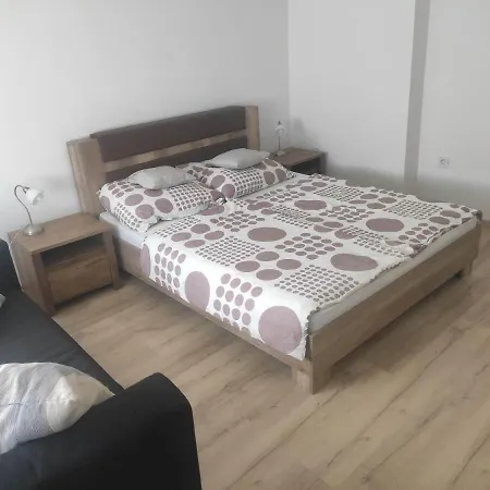 Kazinczy Apartment Balatonalmadi