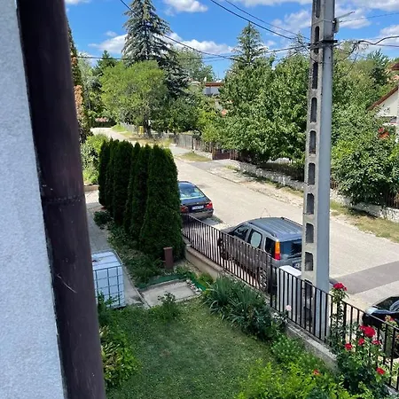Kazinczy Apartment *